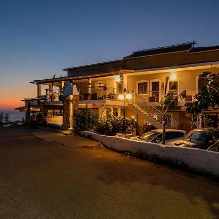 Marea Blue Seaview Of Santa Barbara 3* ماراثياس